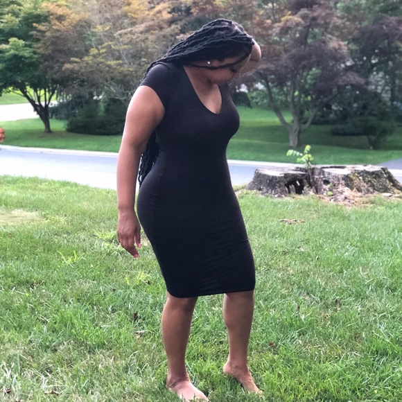 Plus size midi vneck dress - Picture 3 of 5